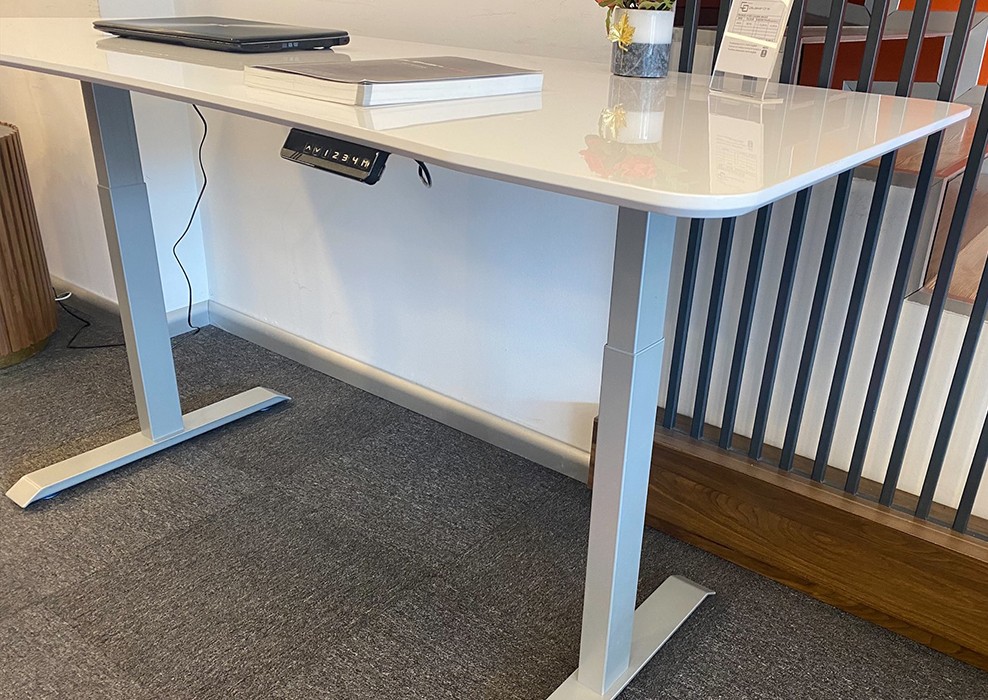 OX HEIGHT ADJUSTABLE TABLE