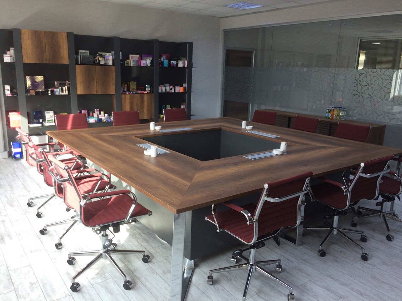 PROFOND WOOD BOARDROOM TABLE